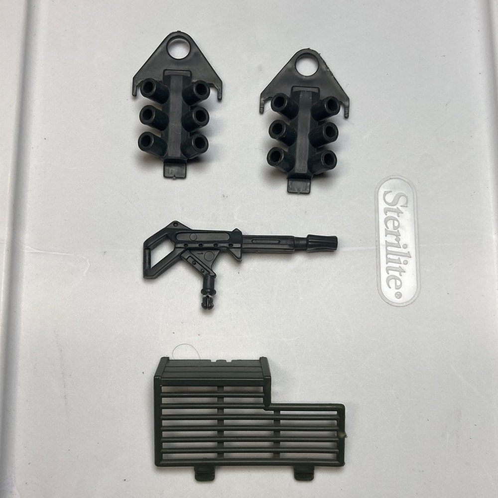 Gi Joe vintage Warthog parts lot, 1988 Hasbro, great condition, tabs intact